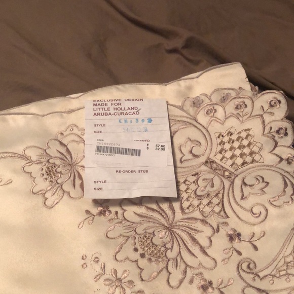 54 x 72 linen tablecloth with 6 matching napkins - Picture 4 of 4